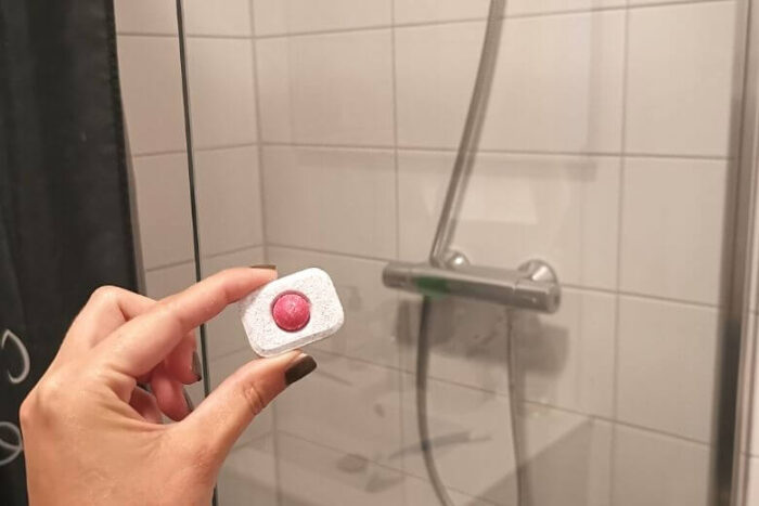 En ren dusch tack vare en tablett maskindiskmedel