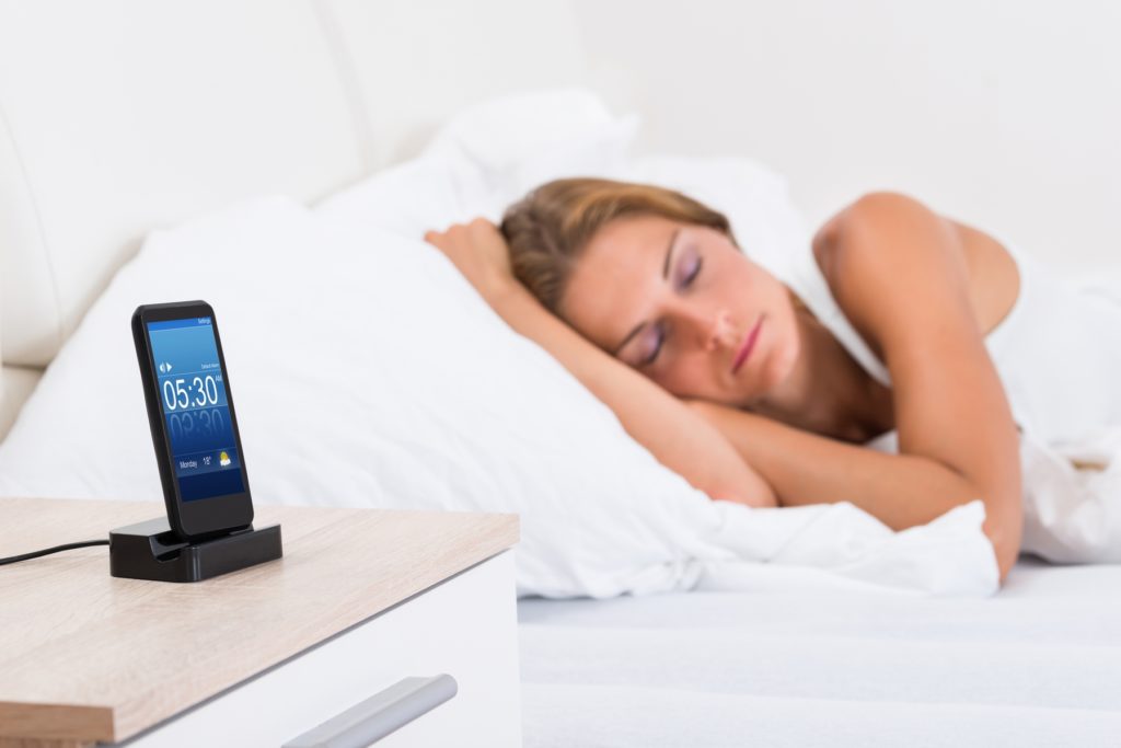 Why you shouldn\'t charge your phone while you sleep | Geeky Camel