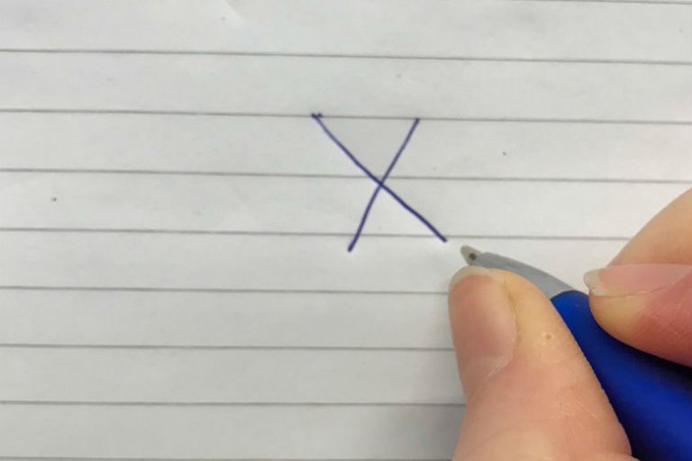 איך אתה כותב את האות X? זה אומר הרבה על האישיות שלך.