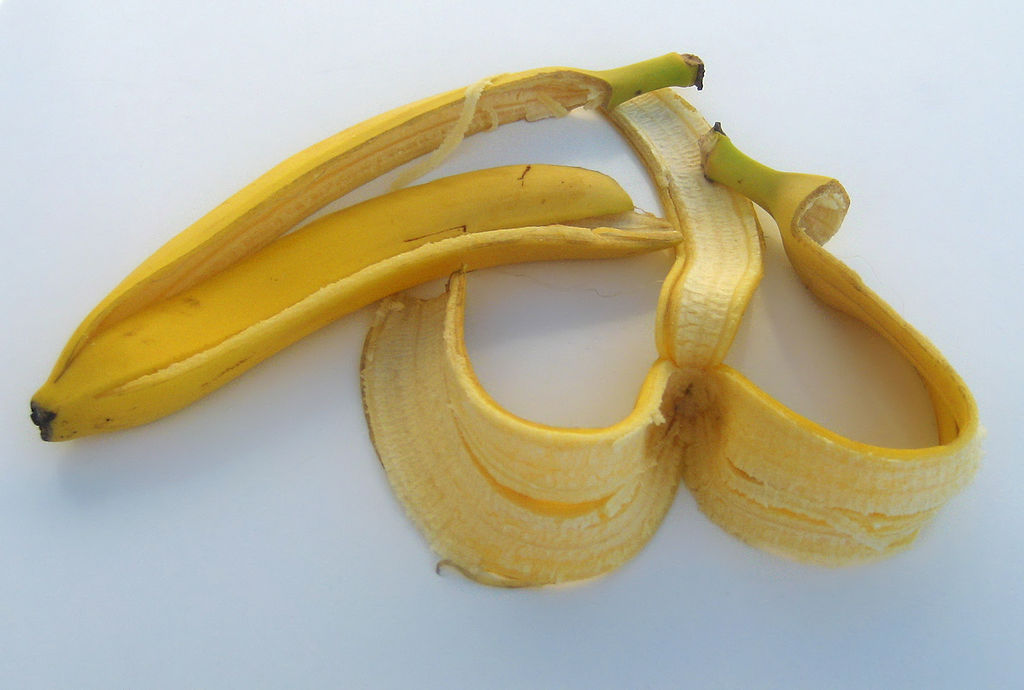 2 peels of banana