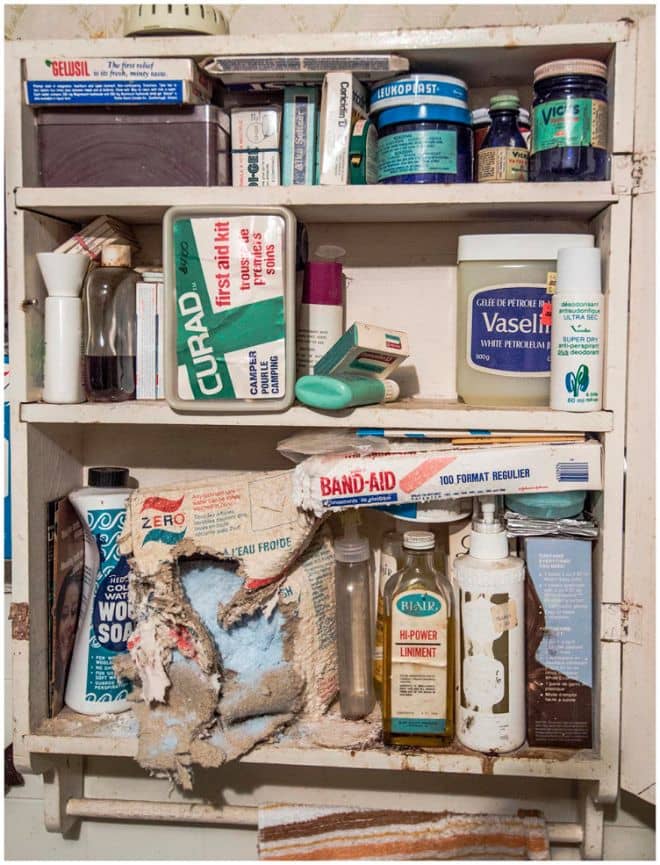kabinet ubat vintage